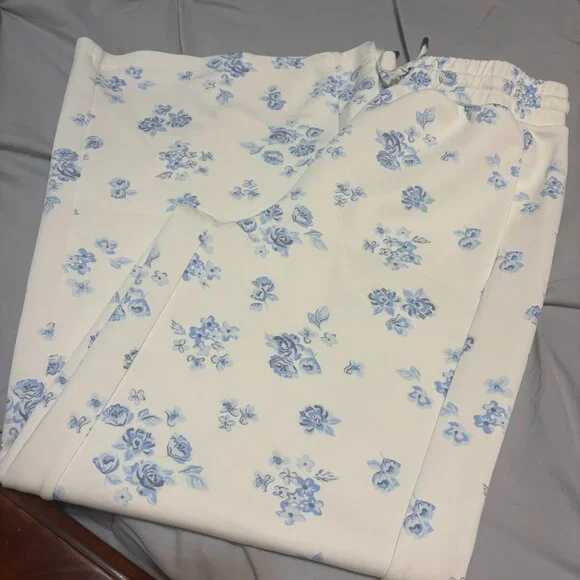 Altar'd state Supersoft Floral Wide Leg Pants - Picture 7 of 7